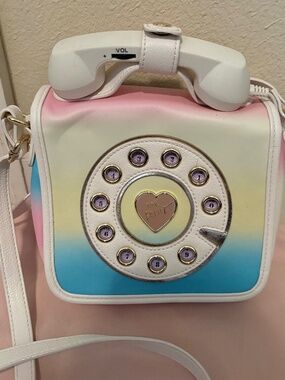 Betsy Johnson retro phone bag